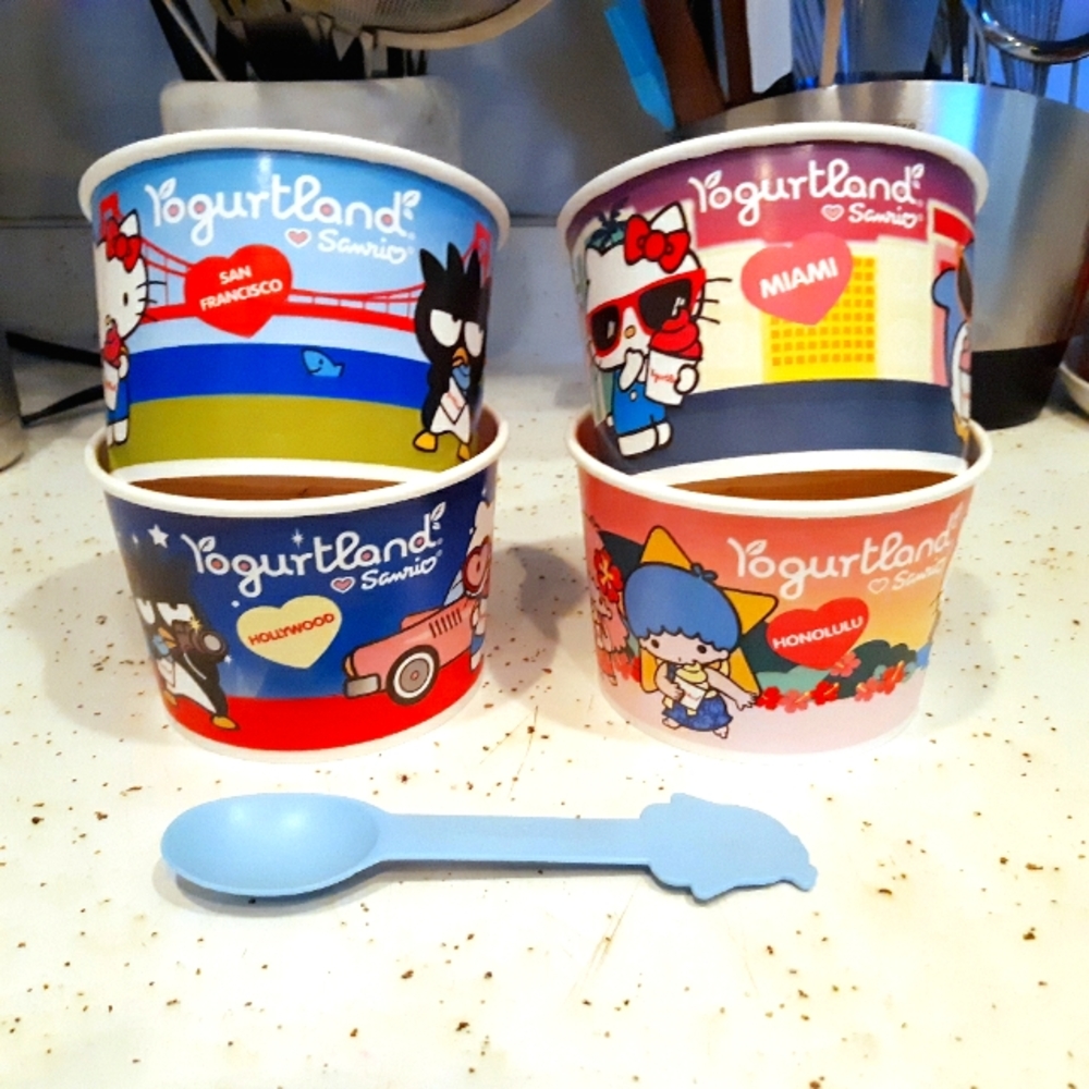 Hello Kitty Yogurtland Paper Bowls + Spoon